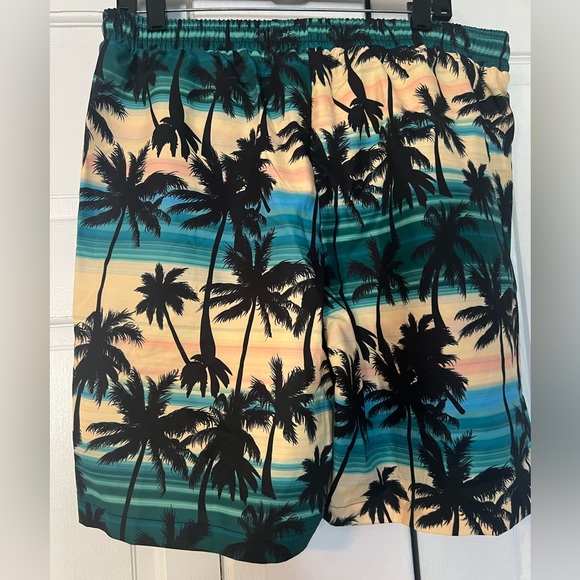 Men’s swim short - Picture 2 of 2